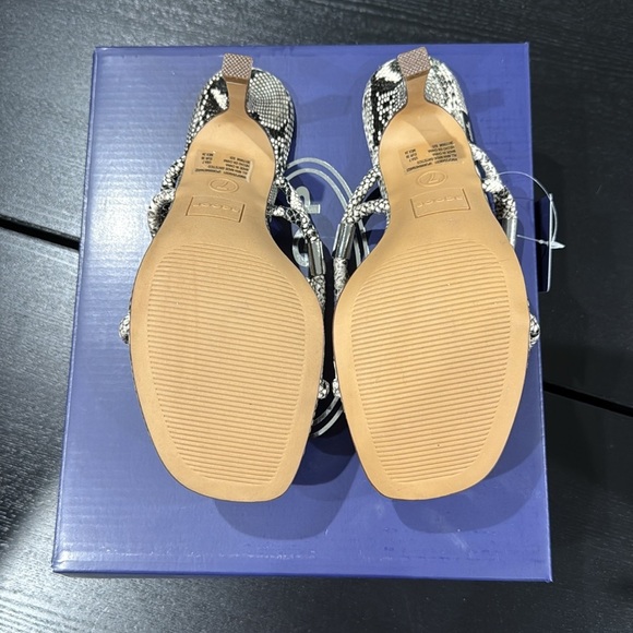 Scoop Women’s Stiletto Hardware Open Toed Heels - Size 7 - Picture 4 of 9